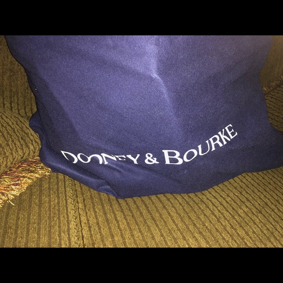 Dooney and Bourke shoulder bag - Picture 6 of 6